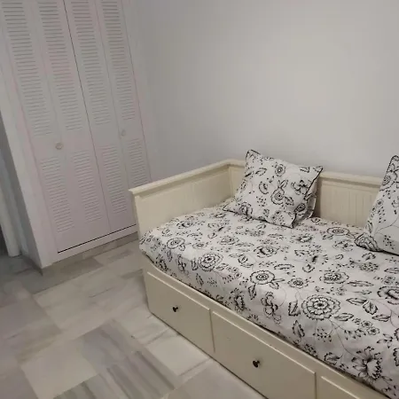 Apartment Piso Tres Dormitorios, Dos Banos, Garaje, Casco Urbano Marbella