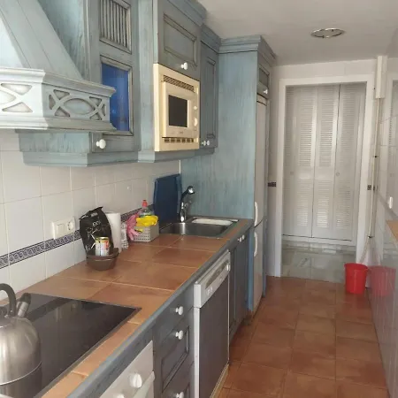 Piso Tres Dormitorios, Dos Banos, Garaje, Casco Urbano Marbella
